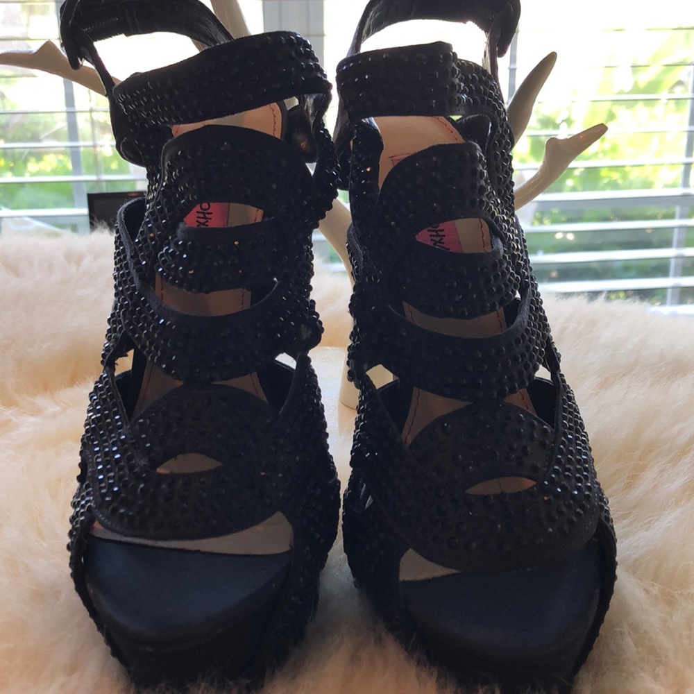Shoe